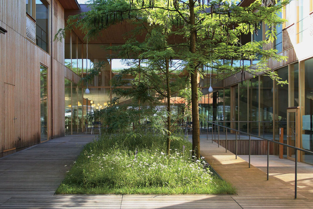 REHAB Basel, Clinic for Neurorehabilitation and Paraplegiology (Herzog & de Meuron architects; photo Daniel Thoma)